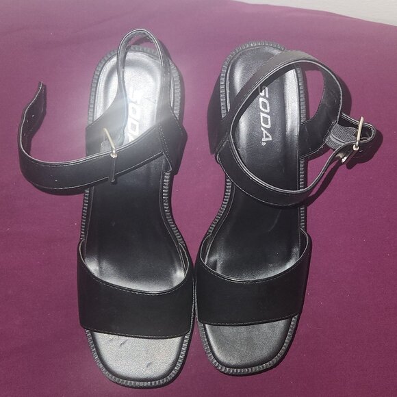 Soda Black Platform Sandals Size 9 - Picture 9 of 9